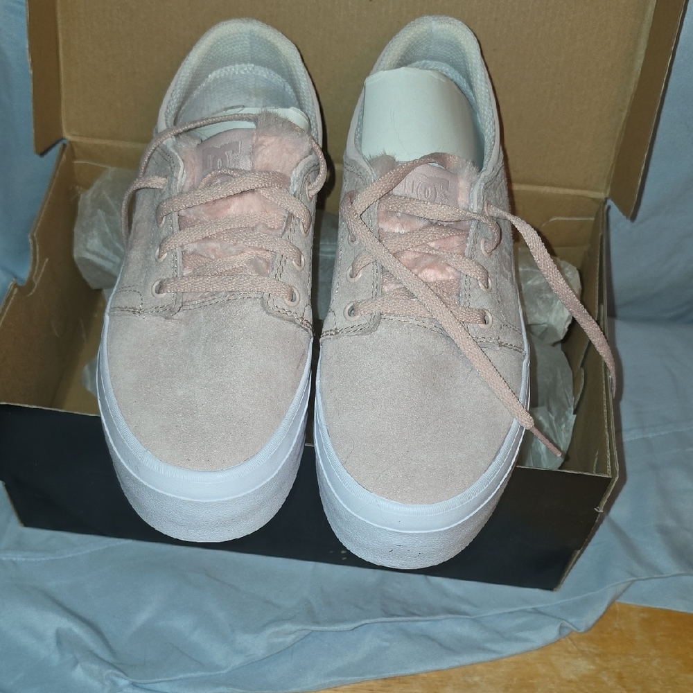 Women’s Pink Suede Casual Sneakers